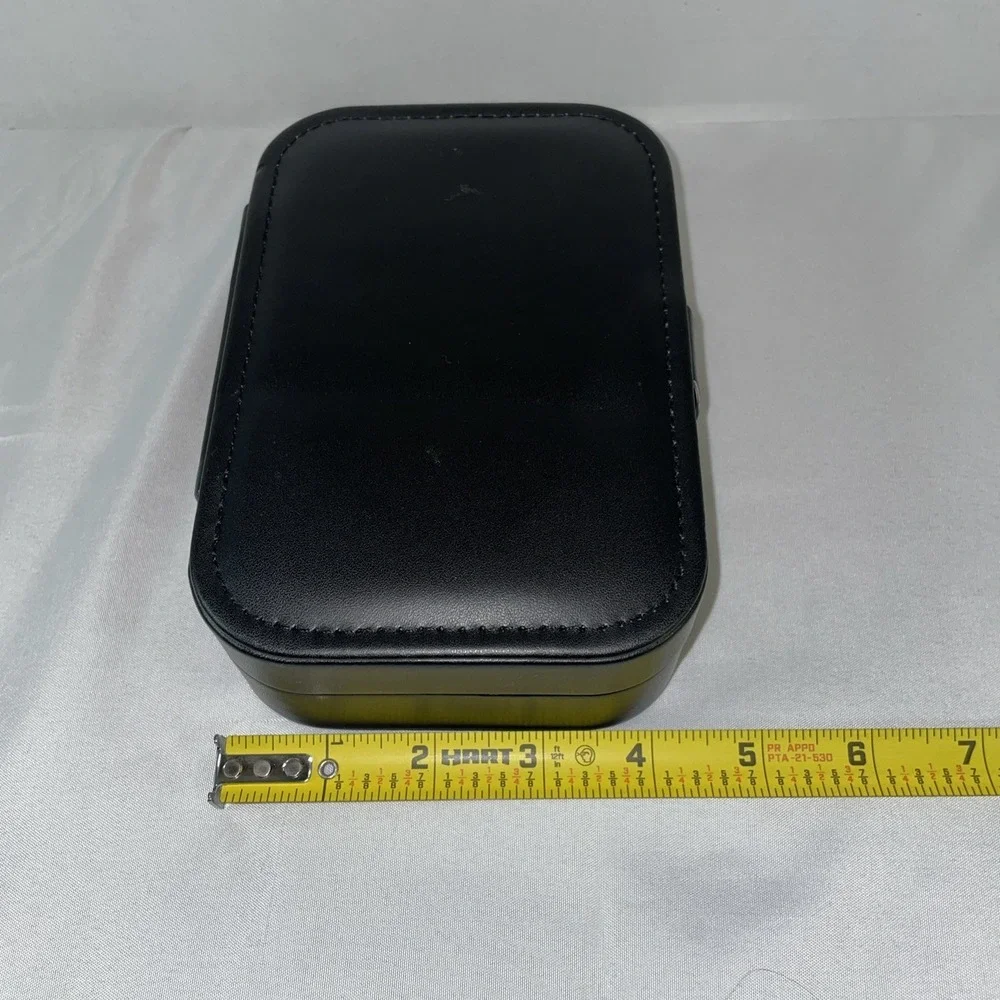 The Unbranded Brand compact black
